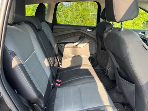 Used 2015 Ford Escape SE FWD image 13