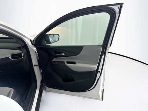 Used 2021 Chevrolet Equinox LS w/ LPO, Floor Liner Package FWD image 32