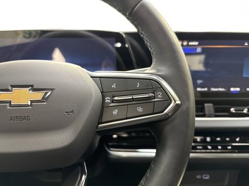 Used 2026 Chevrolet Equinox LT image 18