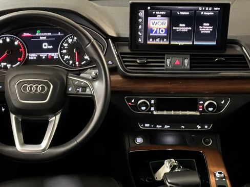 Used 2023 Audi Q5 Premium w/ Convenience Package AWD/4WD image 20