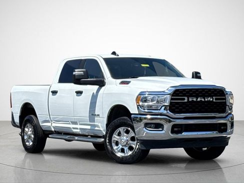 Used 2024 RAM 2500 Big Horn AWD/4WD image 2