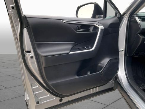 Used 2025 Toyota RAV4 LE FWD image 19
