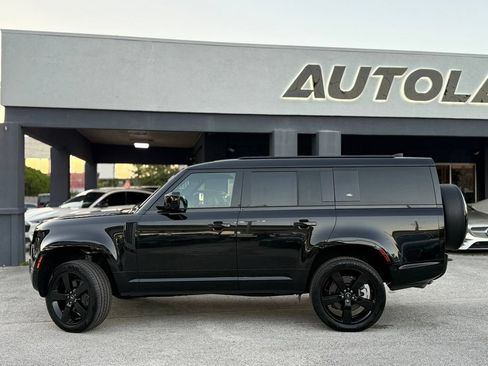 Used 2024 Land Rover Defender 130 X-Dynamic SE image 2