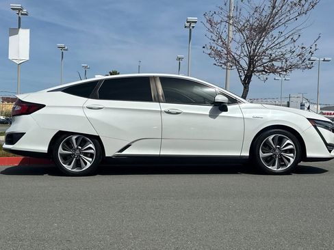 Used 2020 Honda Clarity Plug-In Hybrid image 3