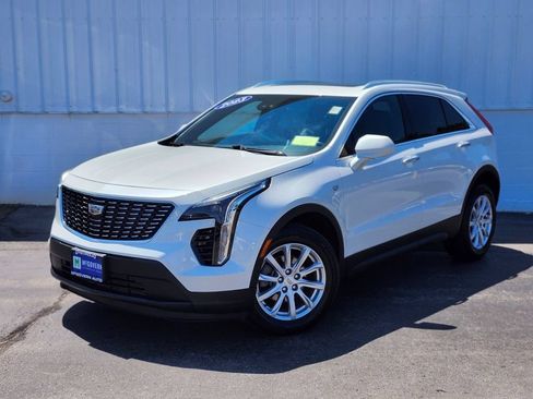 Used 2023 Cadillac XT4 Luxury w/ Cold Weather Package AWD/4WD image 1