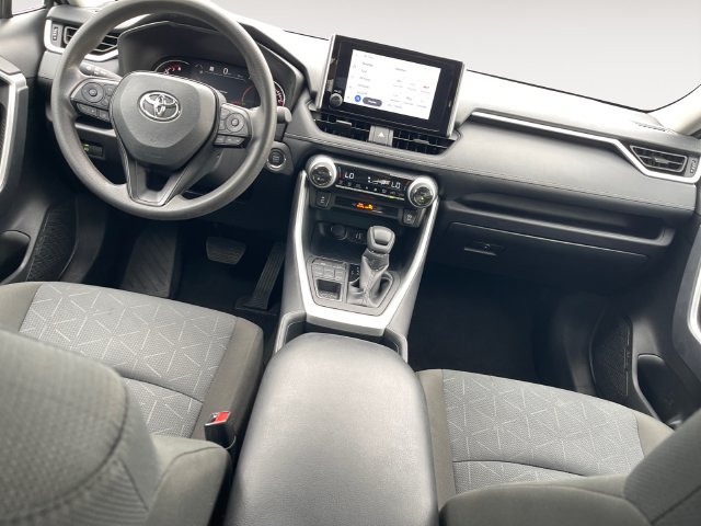 Used 2025 Toyota RAV4 XLE AWD/4WD image 7