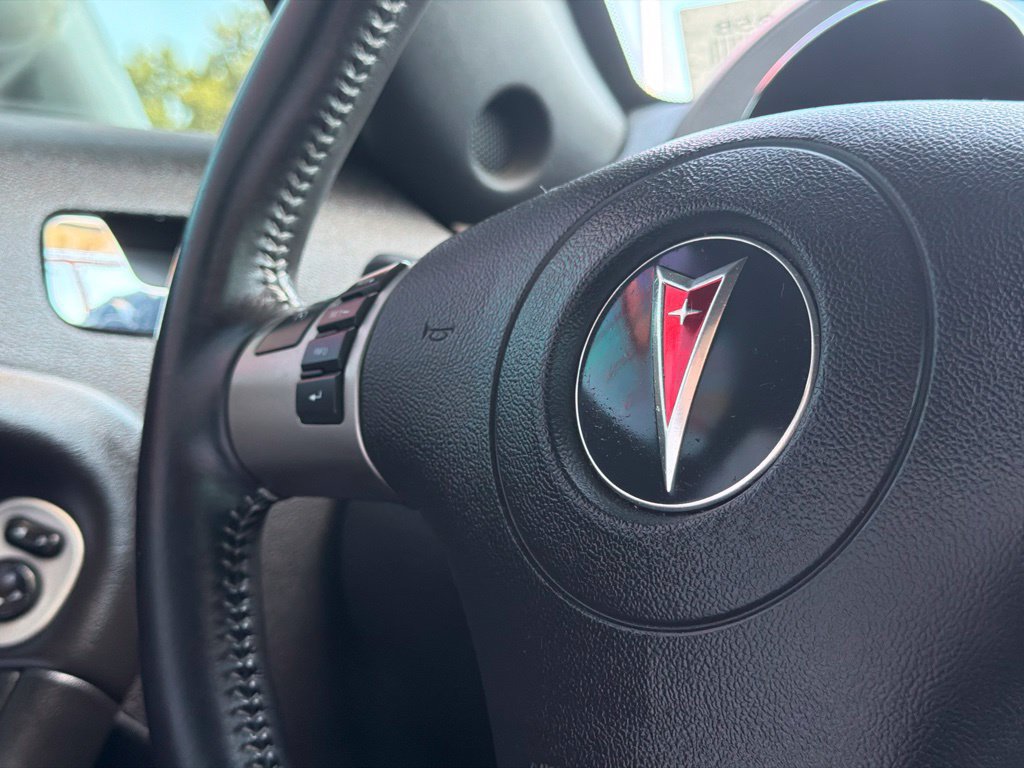Used 2007 Pontiac Solstice Convertible w/ Premium Package RWD image 21