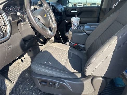 Used 2021 Chevrolet Silverado 1500 LT image 3