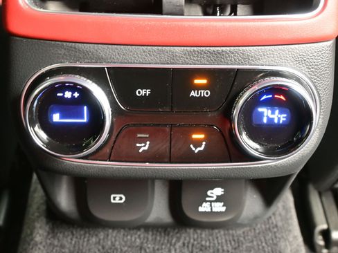 Certified 2023 Genesis GV70 2.5T w/ Sport Prestige Package image 20