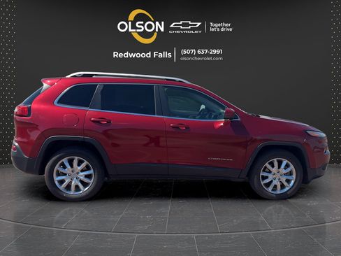 Used 2016 Jeep Cherokee Limited w/ Trailer Tow Group AWD/4WD image 6
