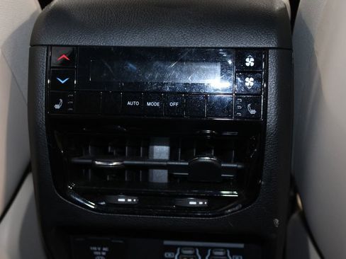 Used 2024 Jeep Grand Cherokee L Limited AWD/4WD image 36