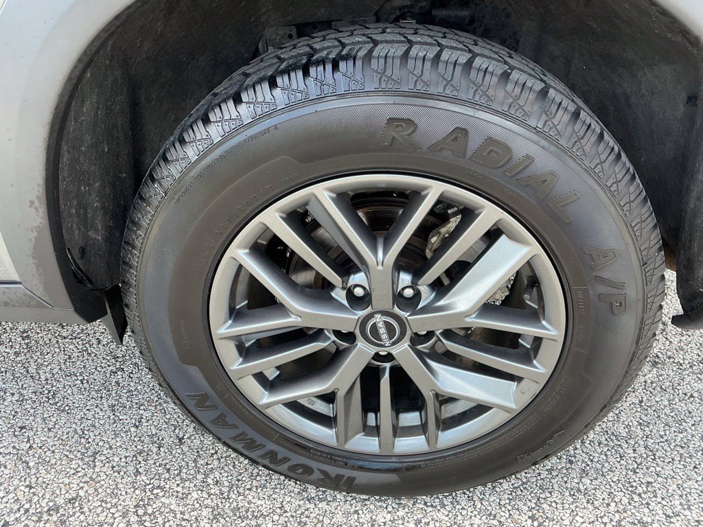 Used 2023 Nissan Rogue S AWD/4WD image 19