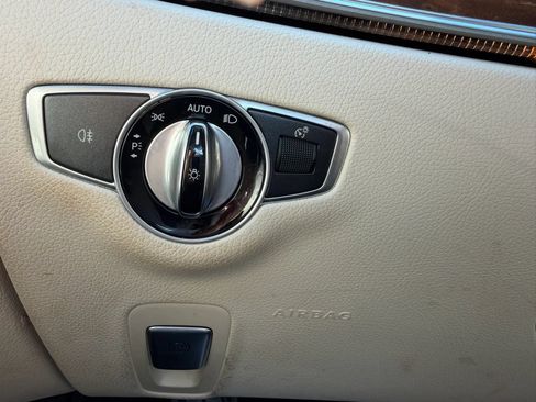 Used 2019 Mercedes-Benz E 300 4MATIC w/ Premium 1 Package image 24