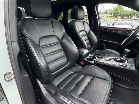 Used 2018 Porsche Macan GTS AWD/4WD image 18