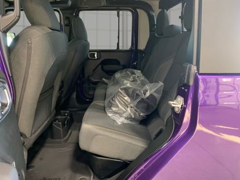 New 2026 Jeep Gladiator Sport AWD/4WD image 10