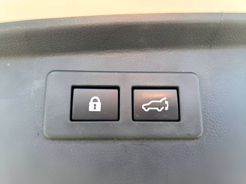 Used 2023 Subaru Outback Touring AWD/4WD image 15
