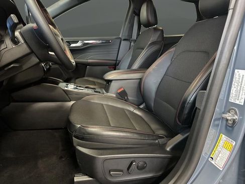 Certified 2025 Ford Escape ST-Line Elite w/ Tech Pack #2 image 4