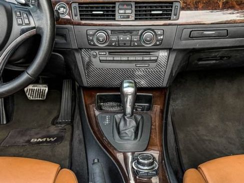 Used 2010 BMW 335i Convertible RWD image 28