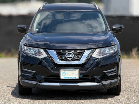 Used 2017 Nissan Rogue SV image 5