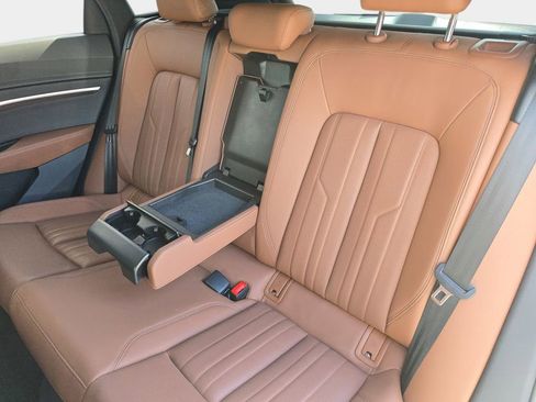 Used 2024 Audi Q8 e-tron Premium Plus image 14