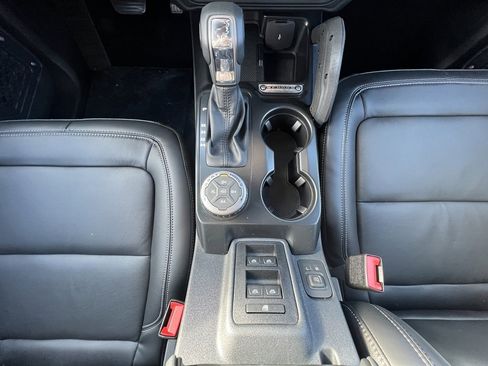 New 2025 Ford Bronco Outer Banks w/ Sasquatch Package image 25