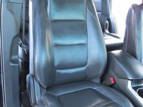 Used 2014 Ford Explorer XLT w/ Equipment Group 202A AWD/4WD image 16