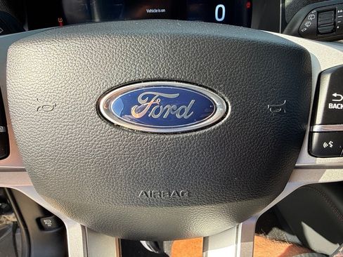 Used 2025 Ford Explorer Active w/ Active Comfort Package RWD image 27