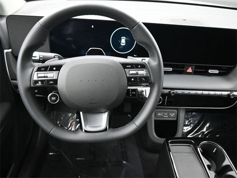New 2025 Hyundai Ioniq 5 SE image 13