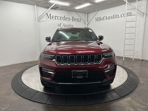 Used 2023 Jeep Grand Cherokee Limited image 2