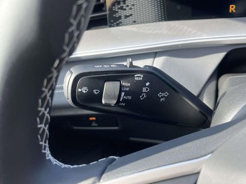New 2026 Volkswagen Tiguan SE AWD/4WD image 24