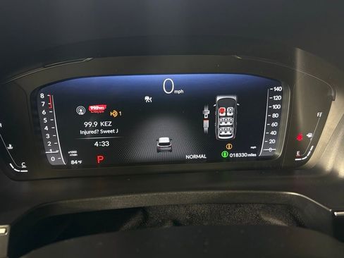 Used 2025 Honda Pilot Elite image 22