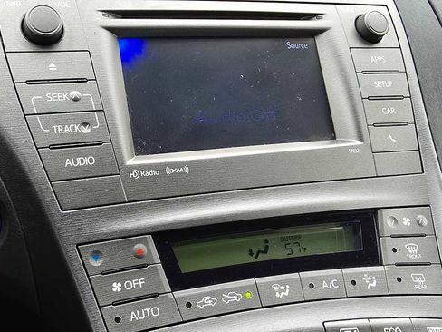 Used 2014 Toyota Prius Three image 28