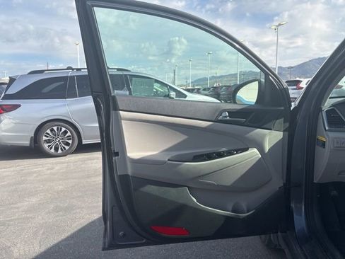 Used 2016 Hyundai Tucson Sport image 9