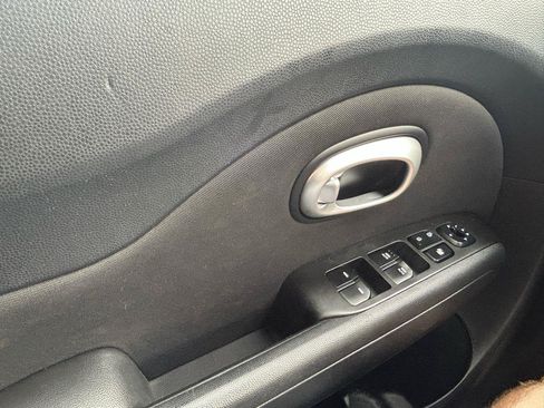 Used 2014 Kia Soul FWD image 25