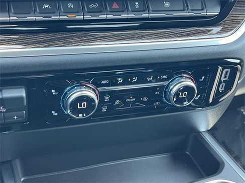 New 2026 GMC Sierra 1500 Elevation w/ LPO, Elevation Black Package image 21