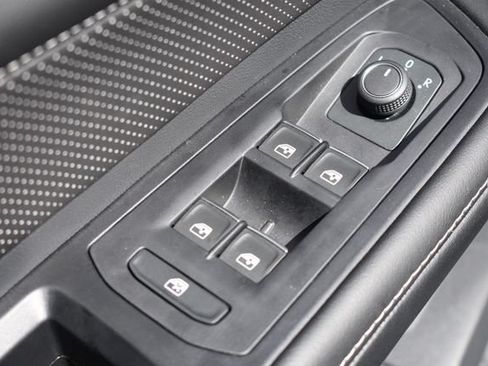 Used 2024 Volkswagen Atlas SE AWD/4WD image 22