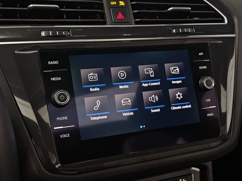 Used 2020 Volkswagen Tiguan SE R-Line image 24