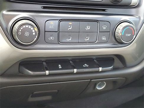 Used 2018 Chevrolet Silverado 1500 LT image 20