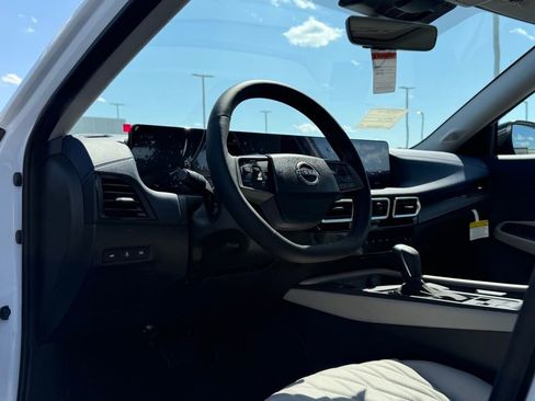 New 2026 Nissan Sentra SL w/ Floor Mat Package FWD image 44
