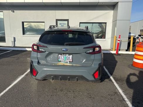 Used 2024 Subaru Crosstrek 2.0i Premium image 5