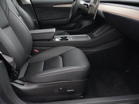 Used 2023 Tesla Model 3 Standard Range image 29