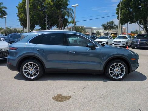 Used 2020 Porsche Cayenne AWD/4WD image 3