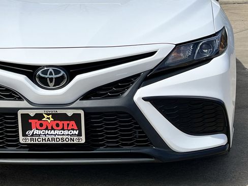 Used 2024 Toyota Camry SE image 8