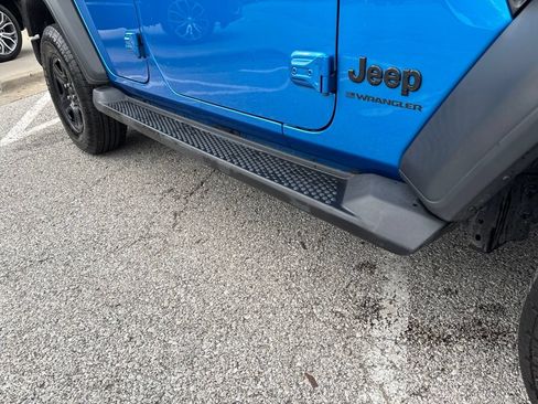 Used 2024 Jeep Wrangler Unlimited Sport AWD/4WD image 4