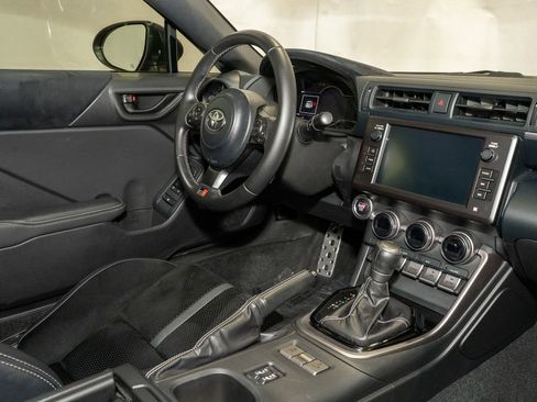 Certified 2023 Toyota GR86 Premium image 8
