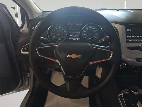 Used 2017 Chevrolet Cruze LS FWD image 14