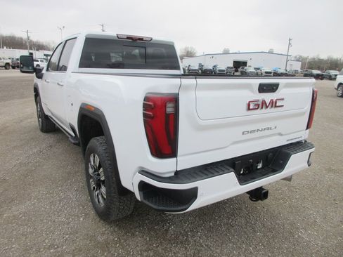 New 2026 GMC Sierra 3500 Denali w/ Denali Reserve Package AWD/4WD image 6