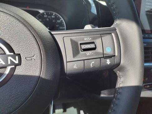 New 2025 Nissan Pathfinder SV image 24