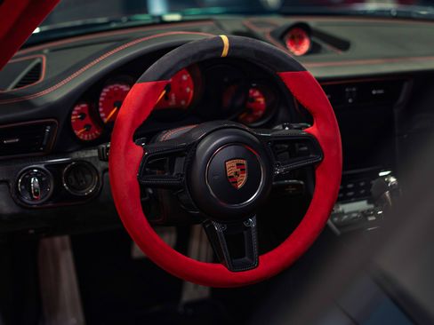 Used 2018 Porsche 911 GT2 RS RWD image 4