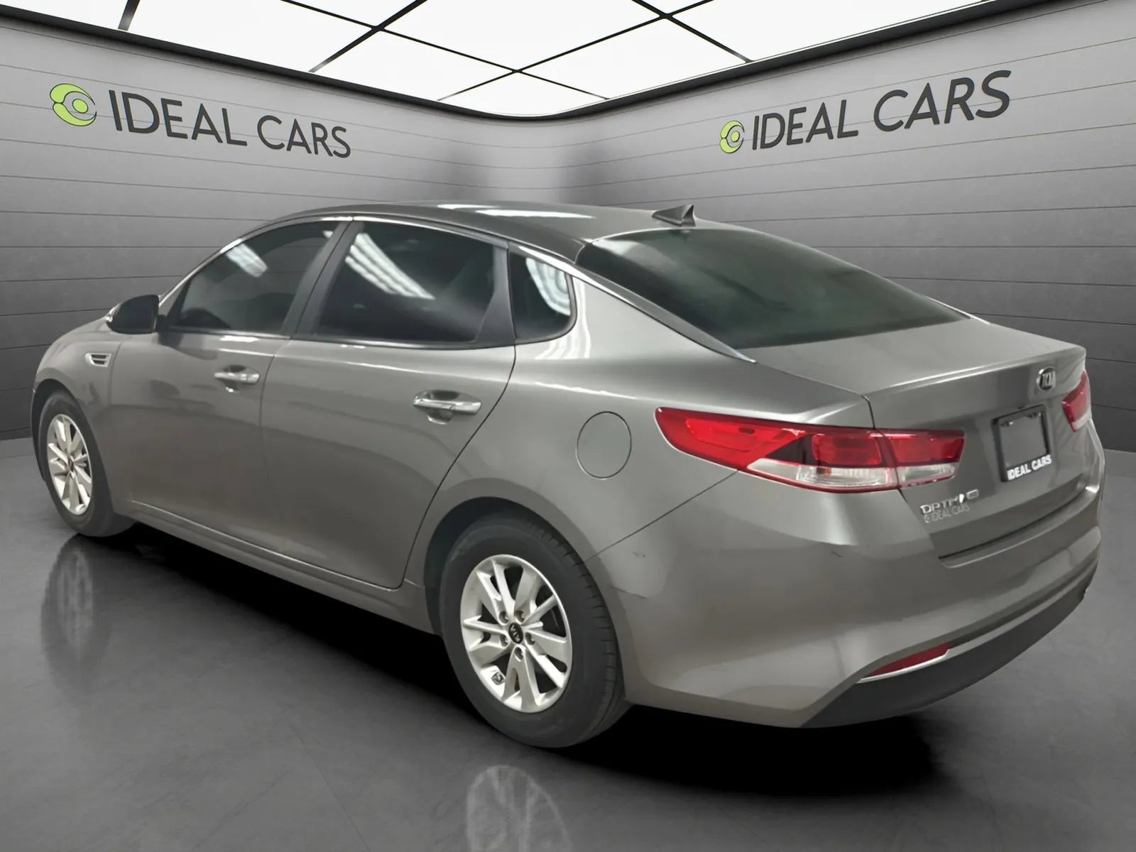 Used 2018 Kia Optima LX FWD image 7